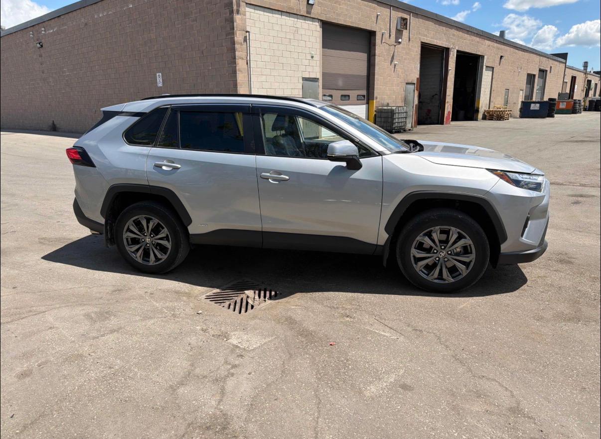 2023 Toyota RAV4 — photo 2