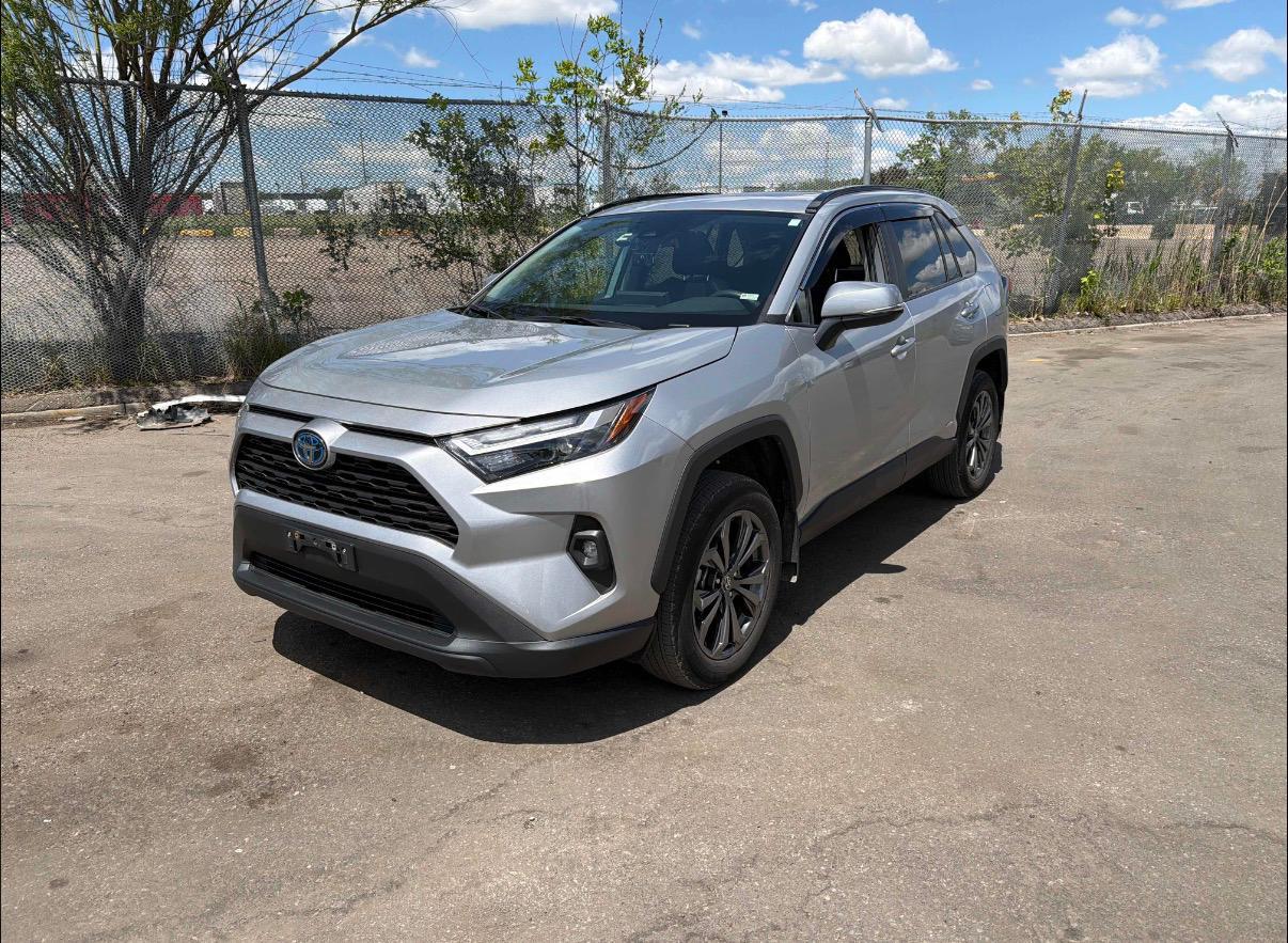 2023 Toyota RAV4 — photo 8